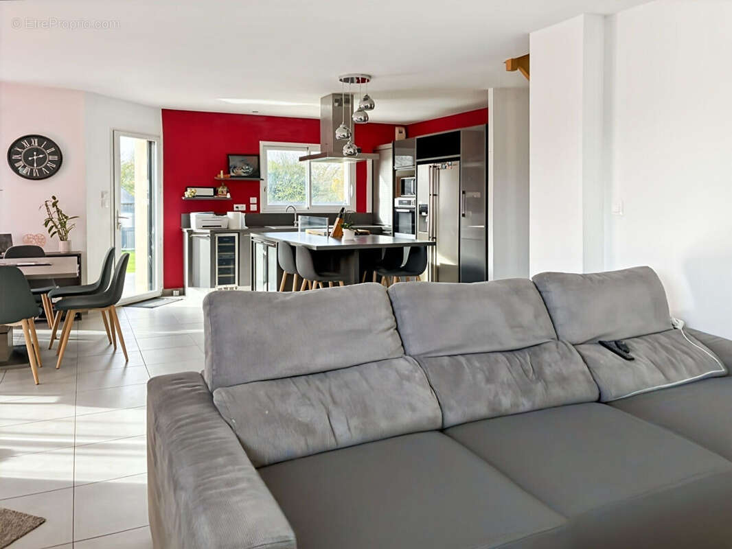 Maison à MEZIERES-SUR-COUESNON