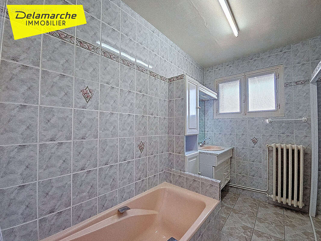 Maison à BRICQUEVILLE-SUR-MER