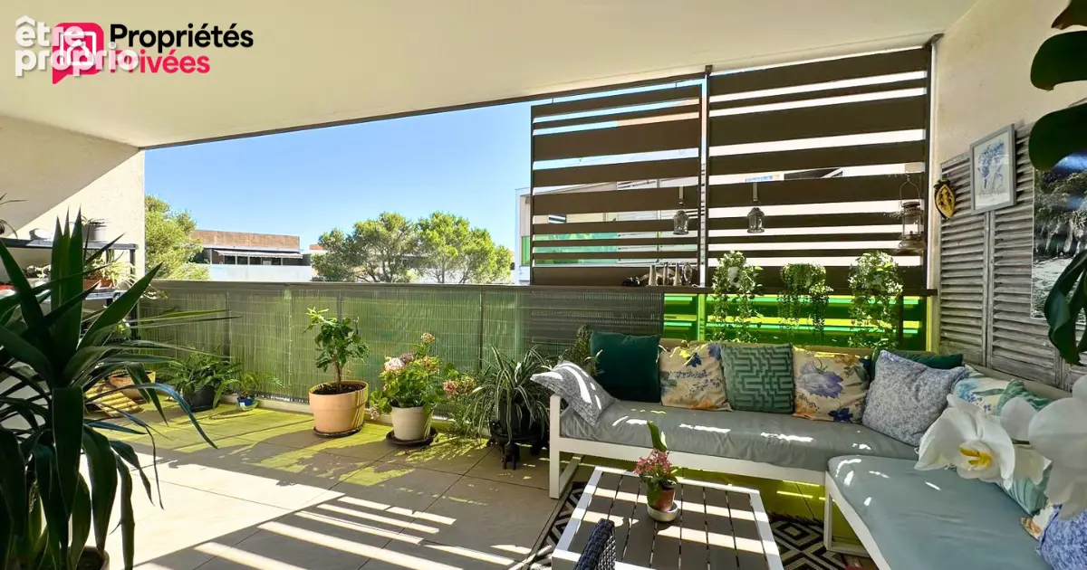 À VENDRE - Beau 2 pièces de 53 m² avec grande terrasse, PISCINE et parking - photo 2