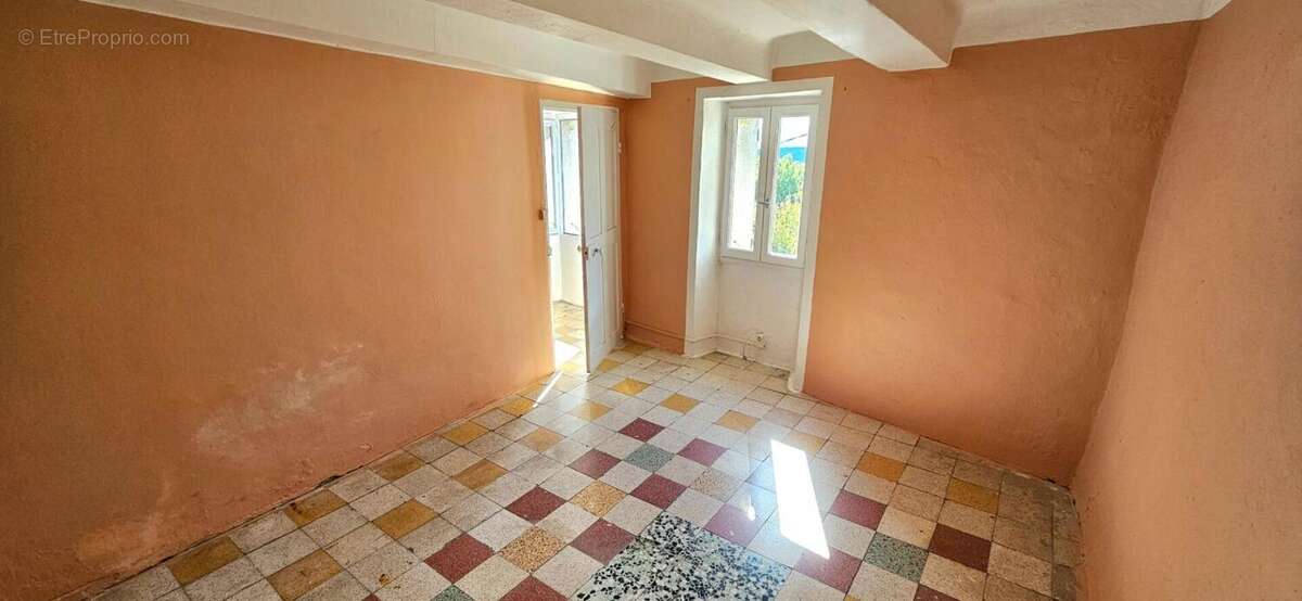Maison de hameau avec deux appartements +  terrain, à Bargème - photo 12