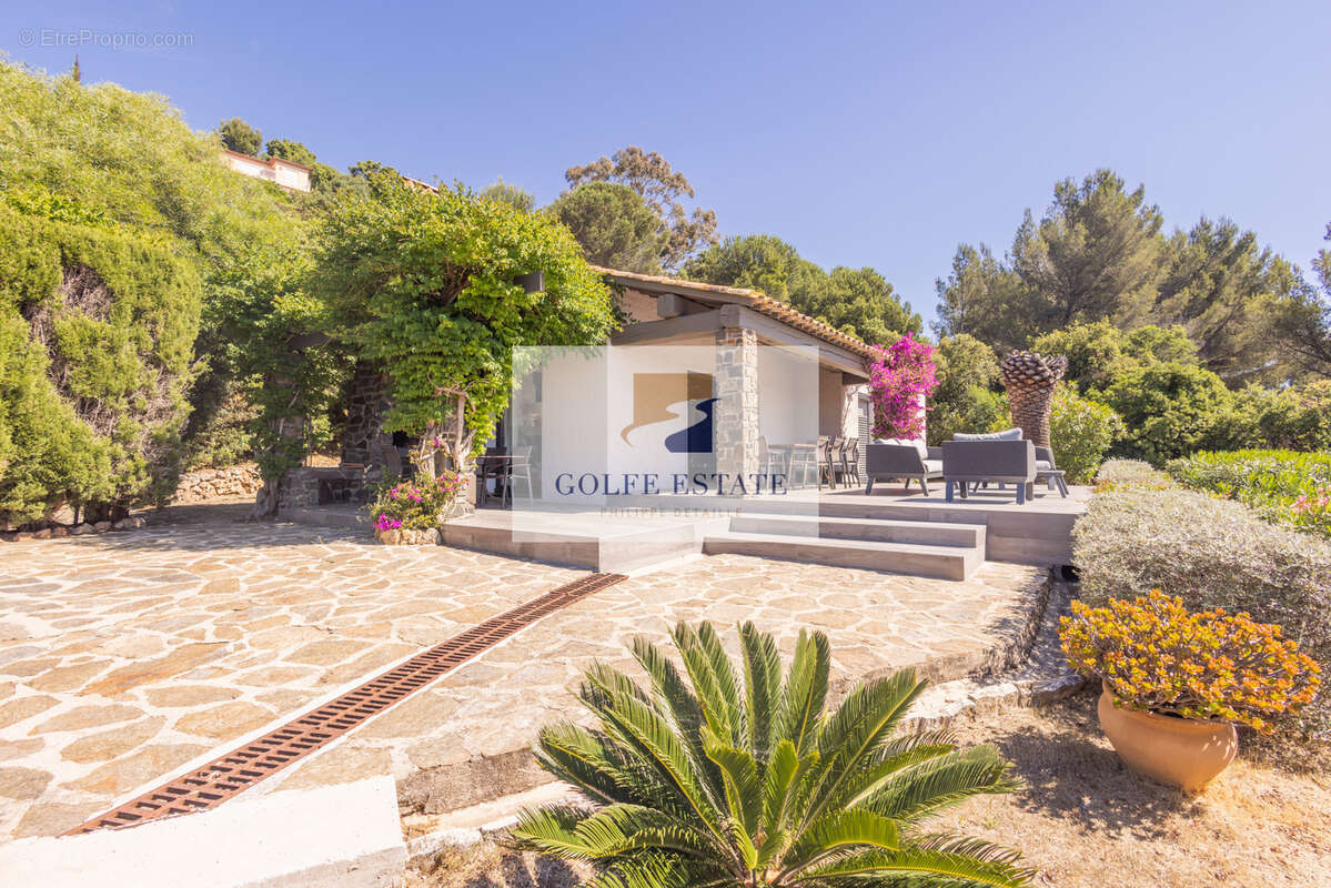 Maison à LA CROIX-VALMER