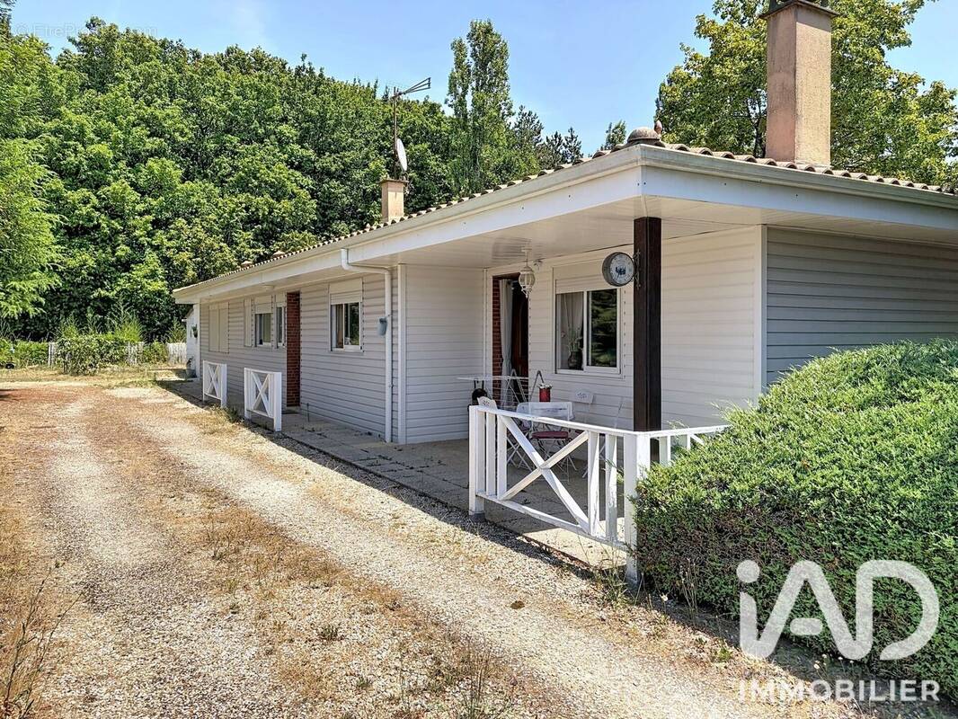 Photo 1 - Maison à BUSSAC-FORET