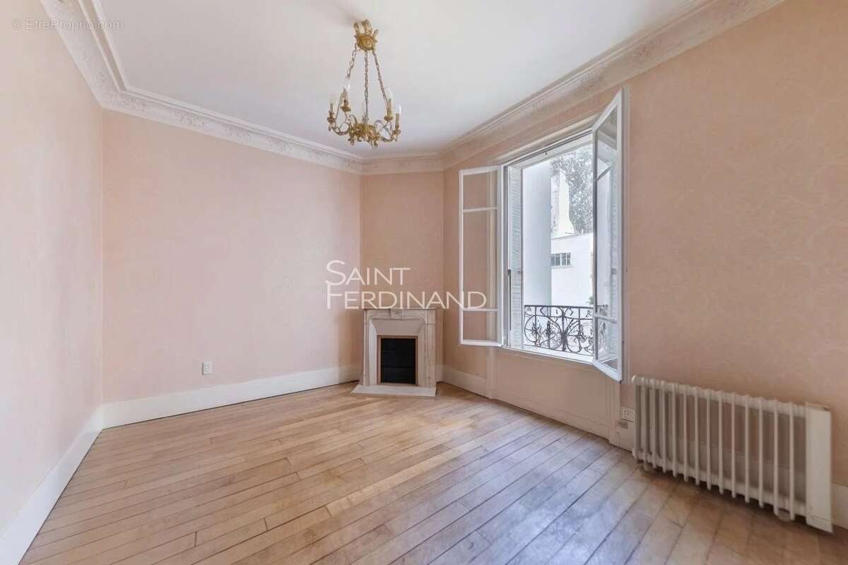 Appartement à NEUILLY-SUR-SEINE