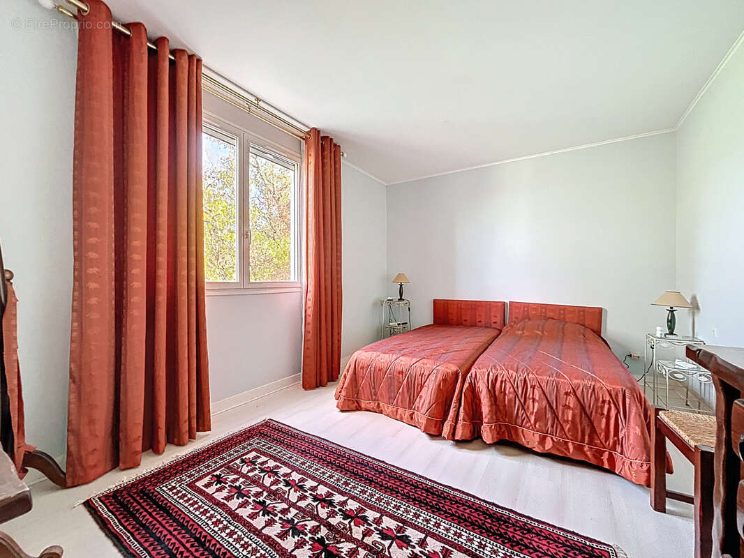 Maison à LISSAC-SUR-COUZE