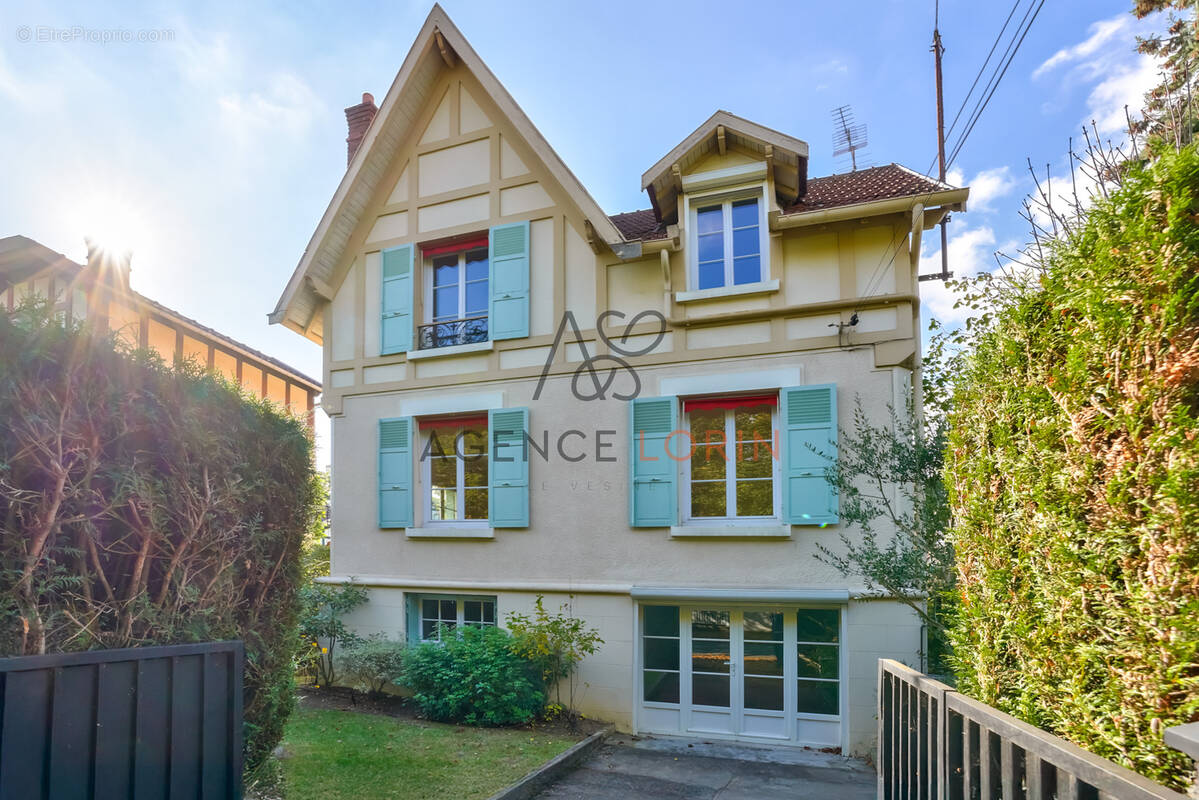 Maison à LE VESINET