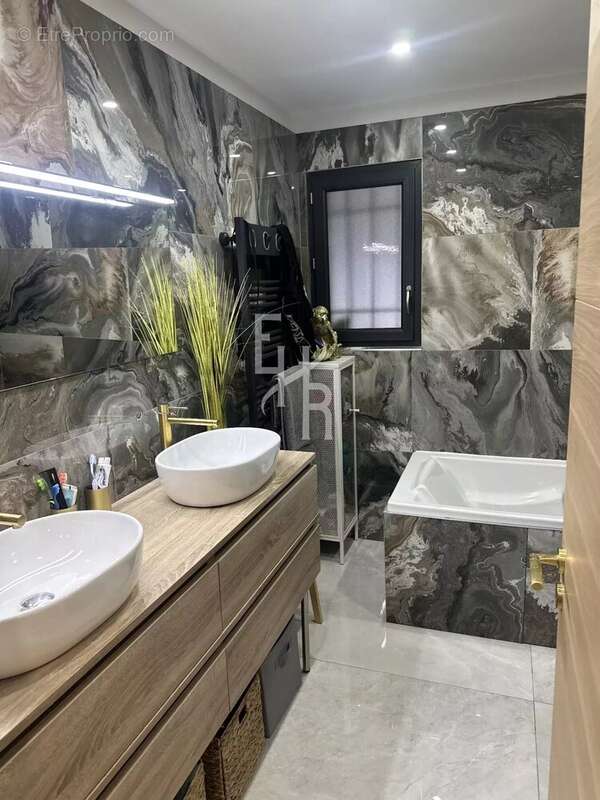 Maison à PLAN-D&#039;AUPS-SAINTE-BAUME