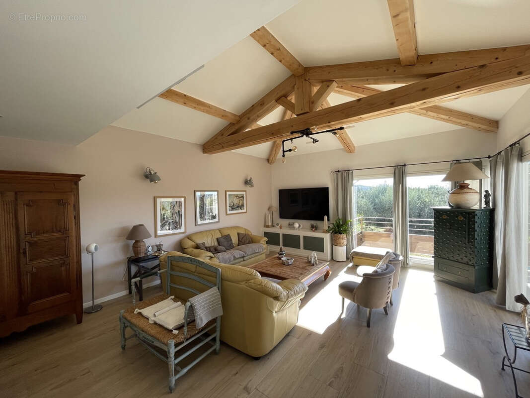 Maison à LA GARDE-FREINET