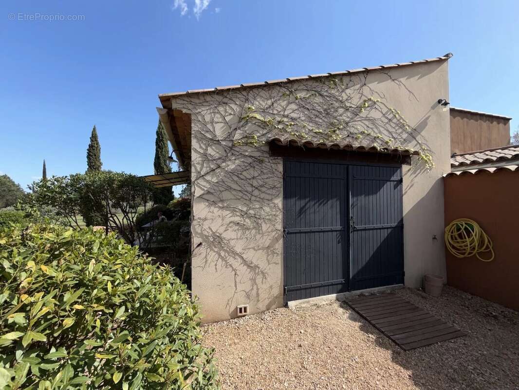Maison à COTIGNAC