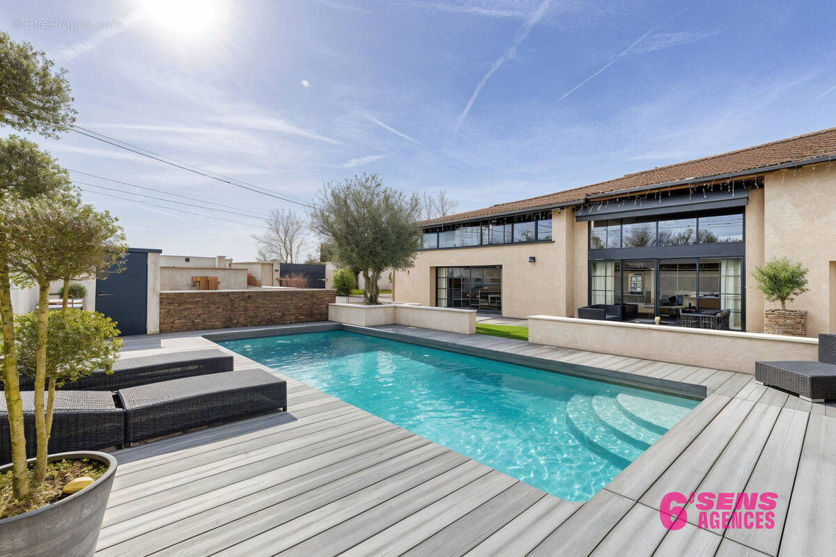 Maison à SAINT-BONNET-DE-MURE