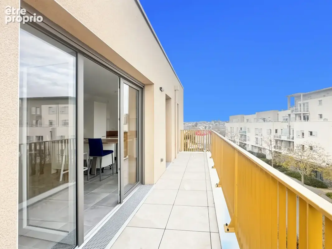 Angers /Ponts de Cé : Appartement T3 lumineux récent avec terrasse de 11,50 m2 et parking - photo 4