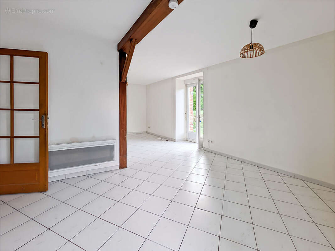 Maison à BAGUER-MORVAN