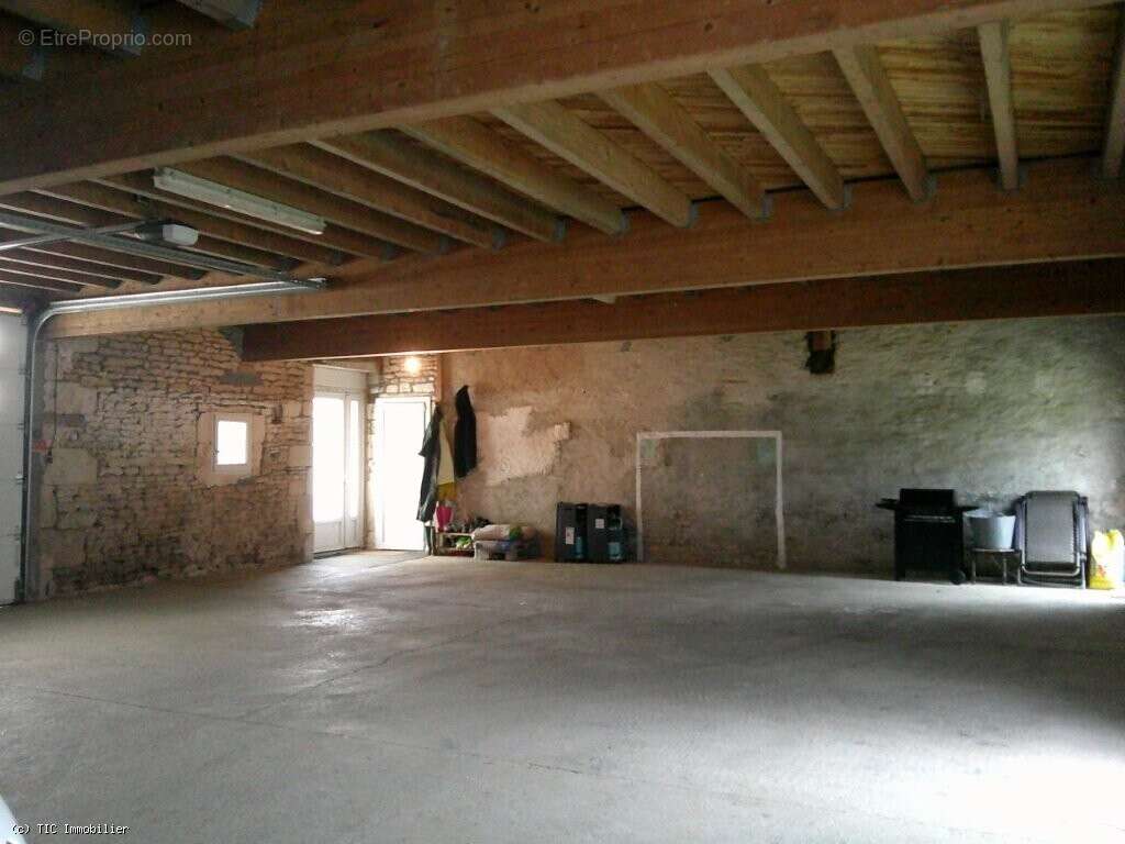 Maison à CHEF-BOUTONNE