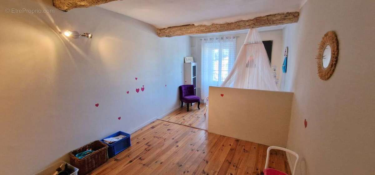 Autre à ROQUEBRUNE-SUR-ARGENS