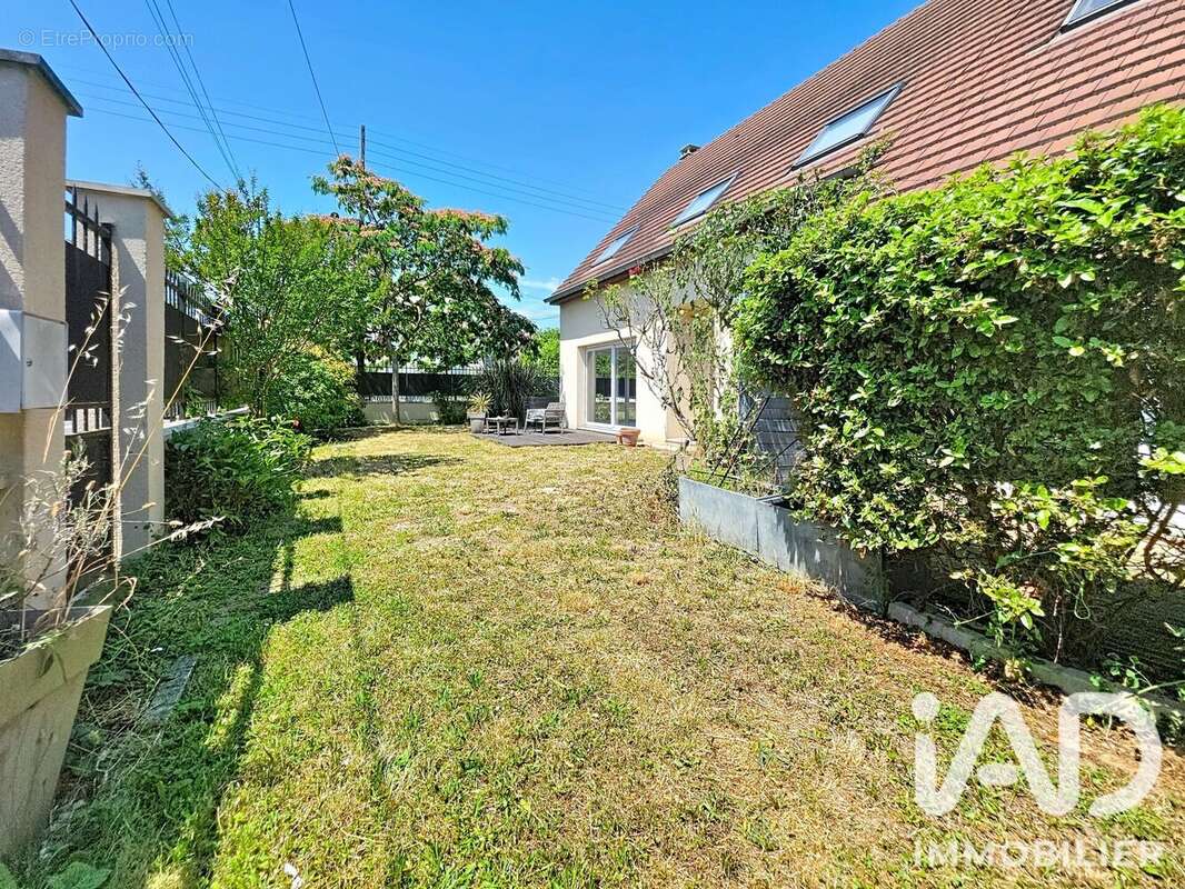 Maison 170 m² à Gagny  - photo 3