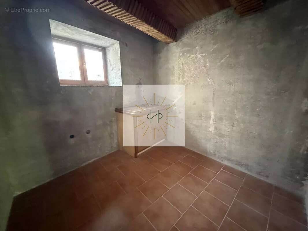 Maison à MONTELIMAR