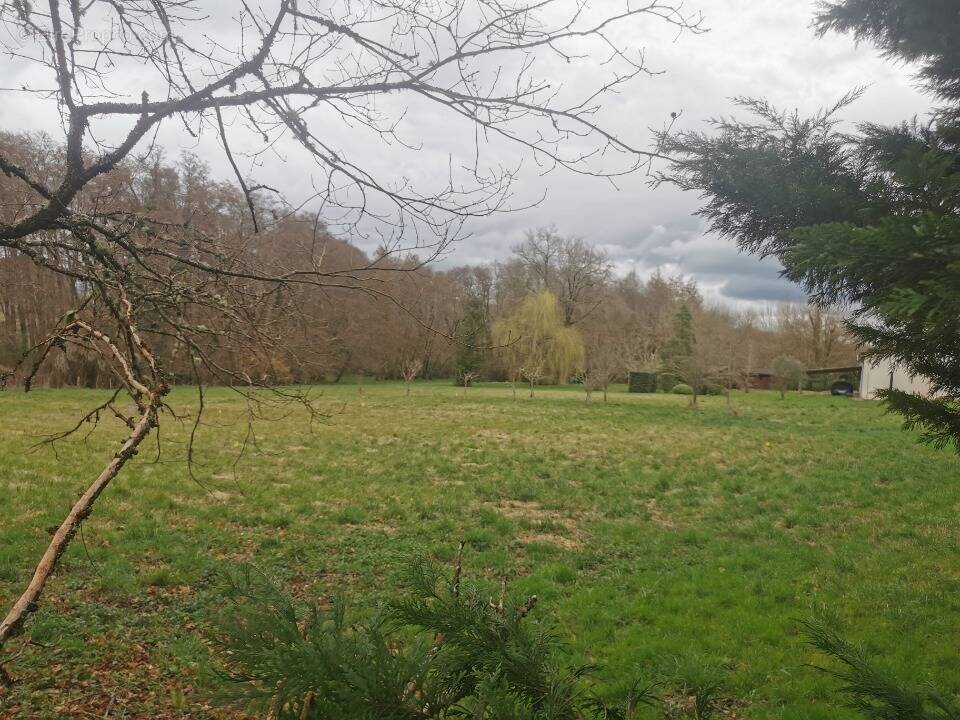 Terrain à LIGNAN-DE-BAZAS