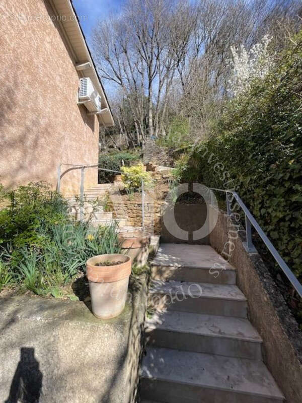 Maison à COUZON-AU-MONT-D'OR