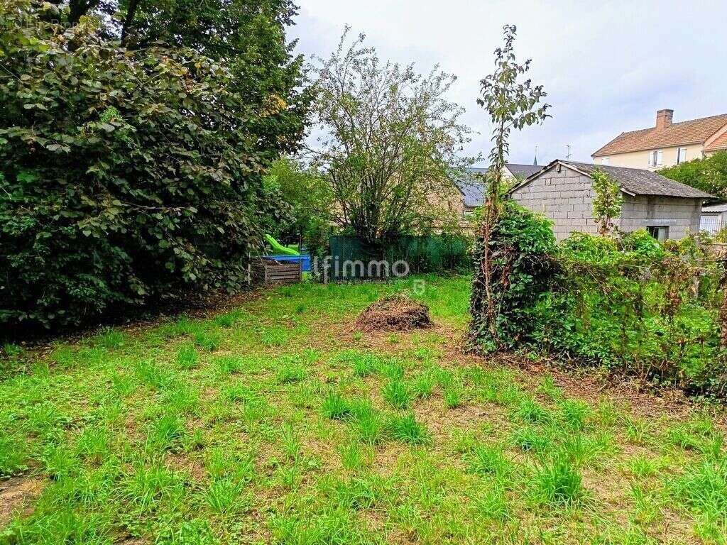 Maison à MONTEL-DE-GELAT