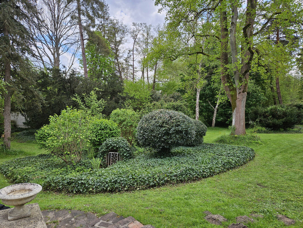 Maison à DAMPIERRE-EN-YVELINES