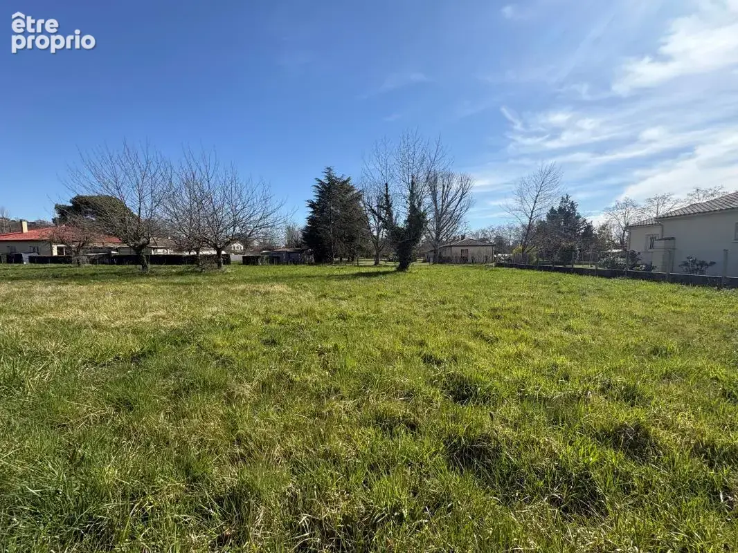 Terrain constructible de 800 m² à Port-Sainte-Foy-et-Ponchapt – Tout-à-l’égout - Poche des commodités - photo 2