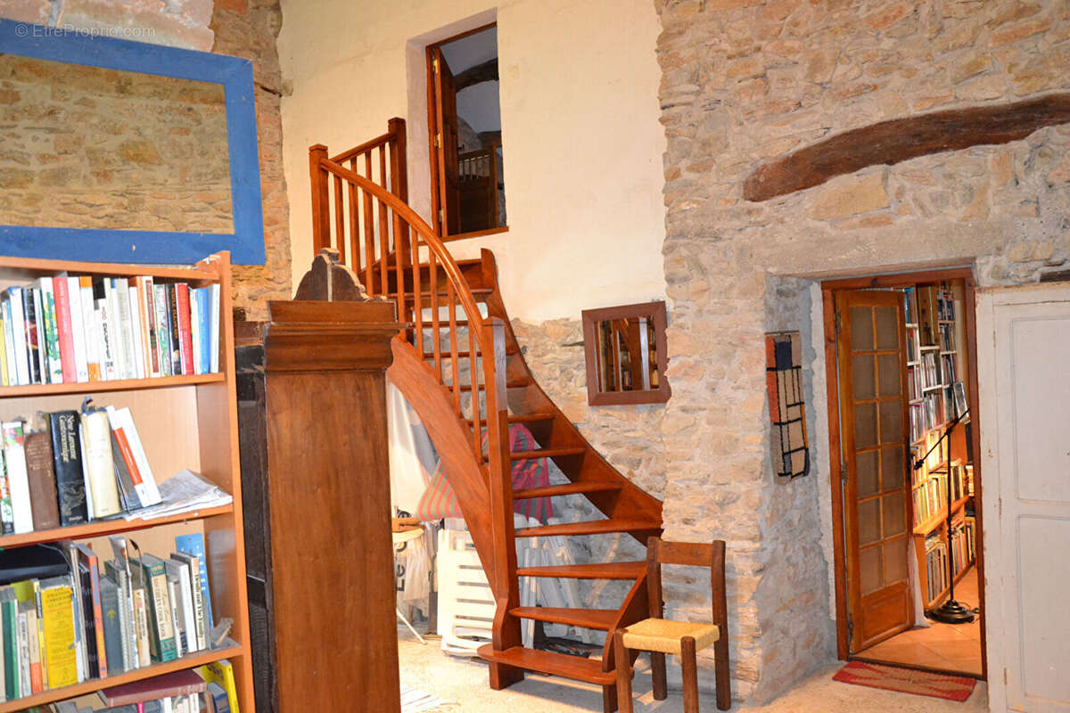 Courniou  Belle demeure style cottage de 210 m2 avec piscine et annexes - photo 10