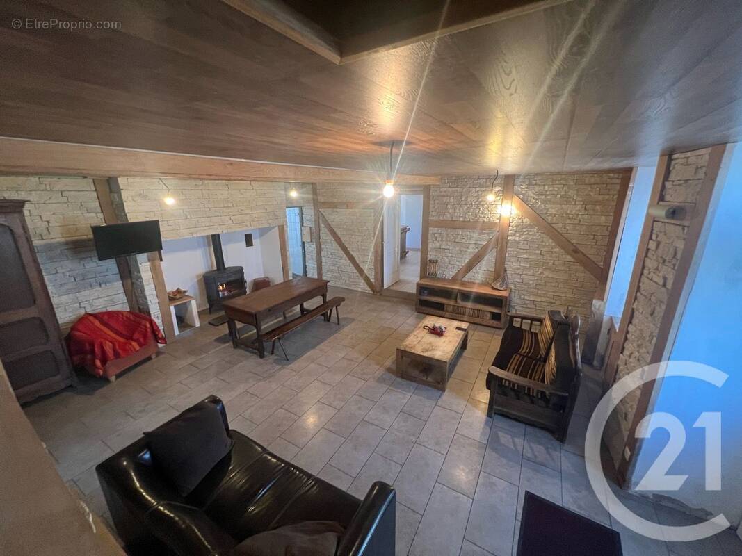 Maison 350 m² à Aurillac  - photo 4