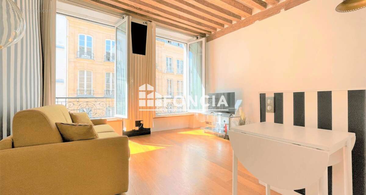 Paris 1er – les halles – studio de charme ensoleille dans un quartier piéton - photo 3
