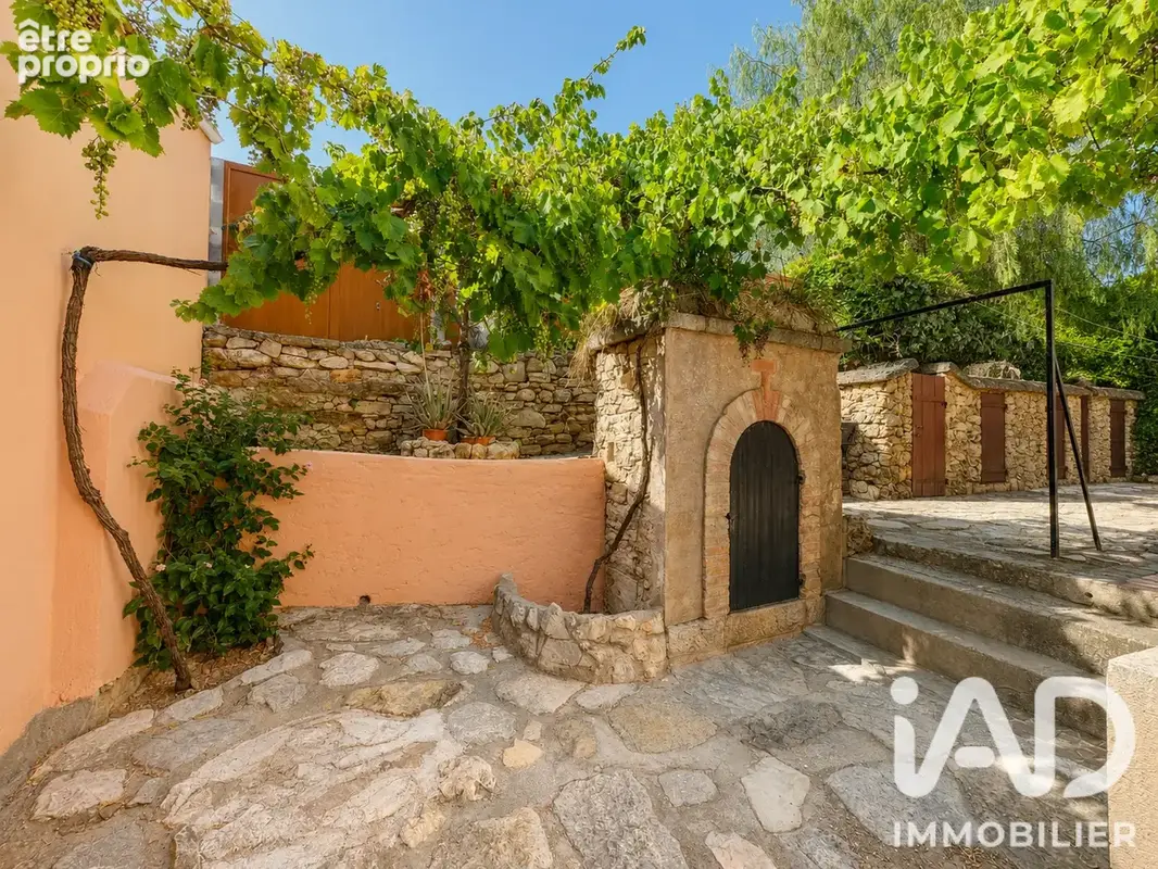 Photo 1 - Appartement à LA ROQUETTE-SUR-SIAGNE