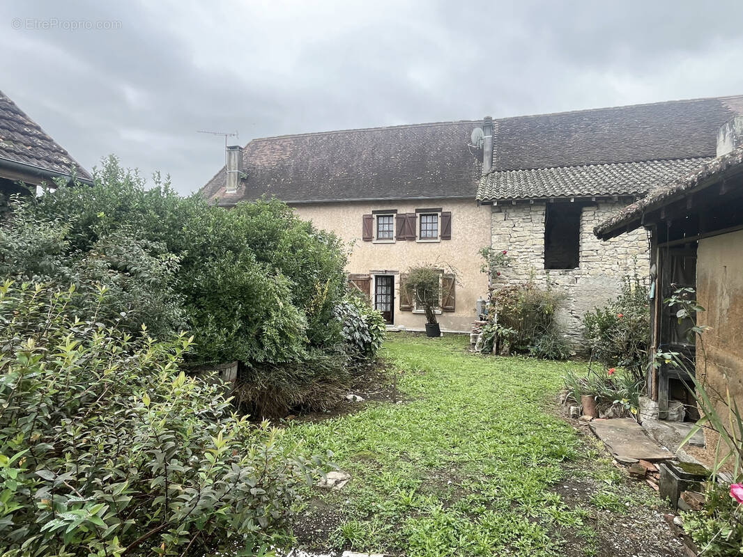Maison à SAUVETERRE-DE-BEARN