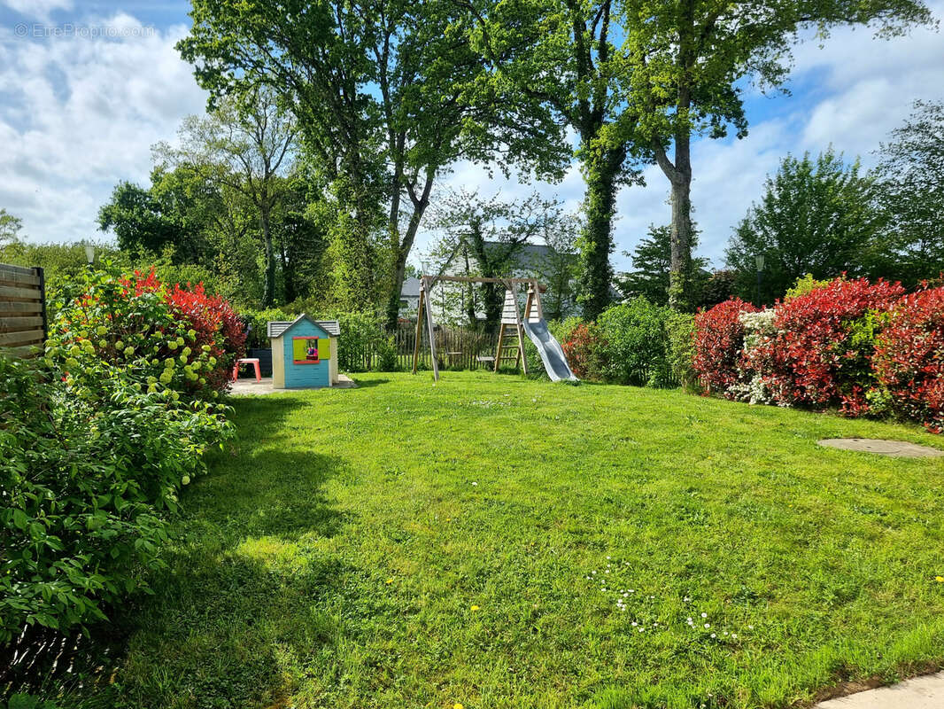 Maison à SAINT-ERBLON