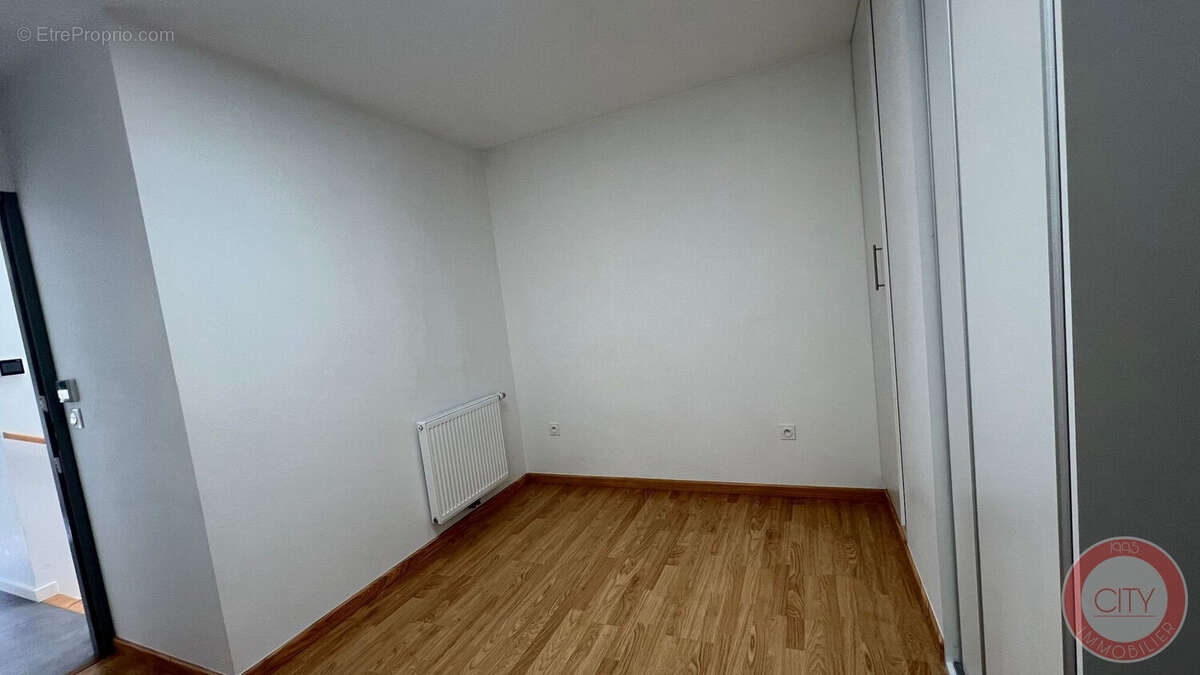 Chambre 1 - Appartement à BORDEAUX
