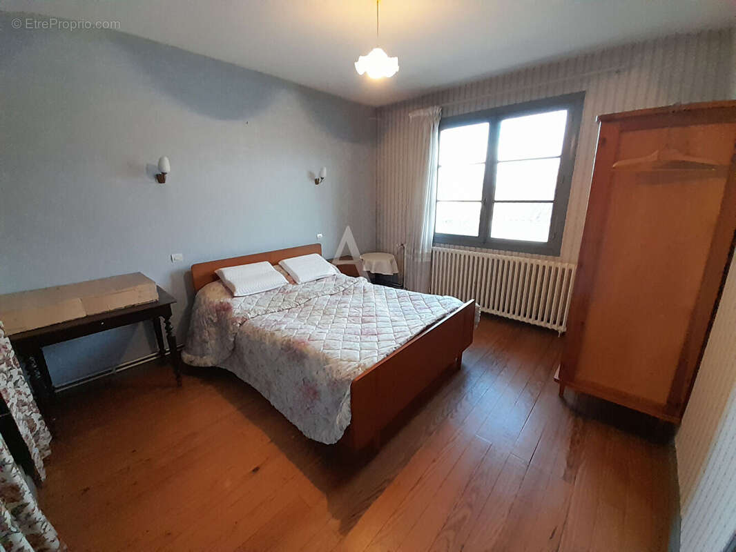 Maison à VILLENEUVE-DE-MARSAN