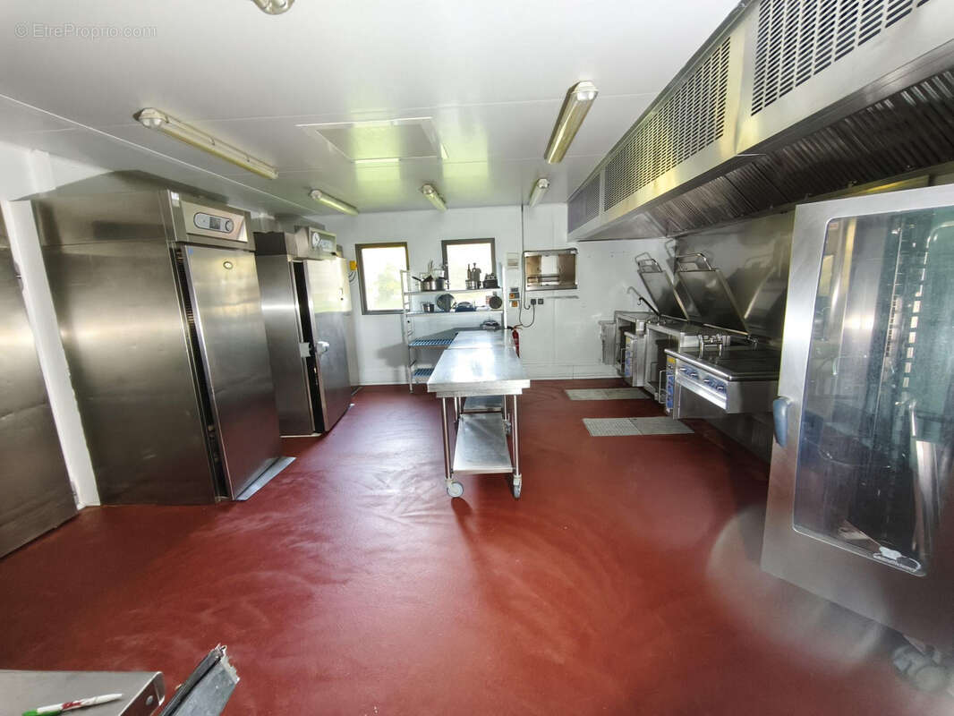 Commerce à L&#039;ISLE-JOURDAIN