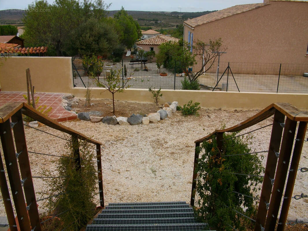 Maison à OPOUL-PERILLOS