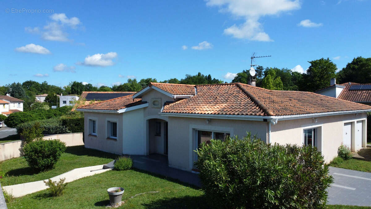 Maison à BLANQUEFORT