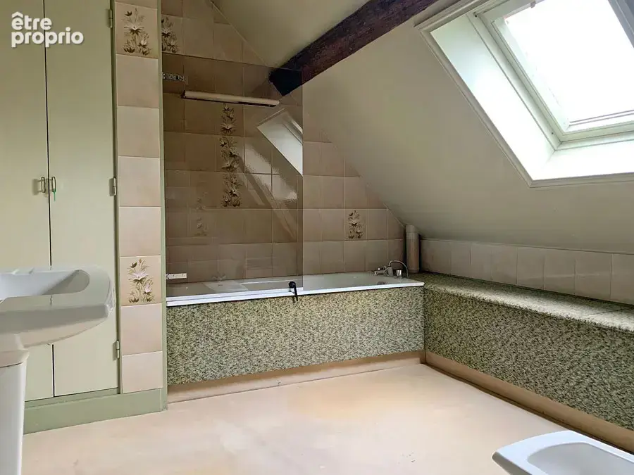 Maison de campagne individuelle à rénover, beaux volumes ! Charme et cachet ! - photo 13