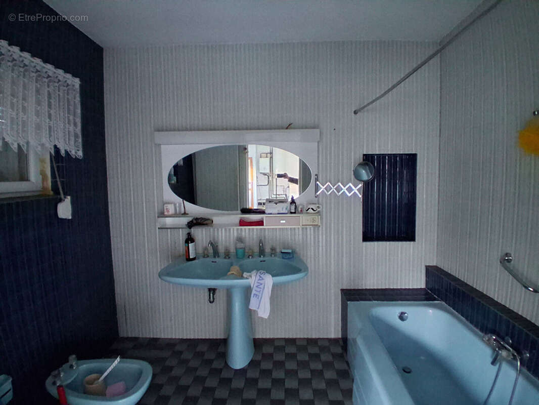 Maison à ETREAUPONT