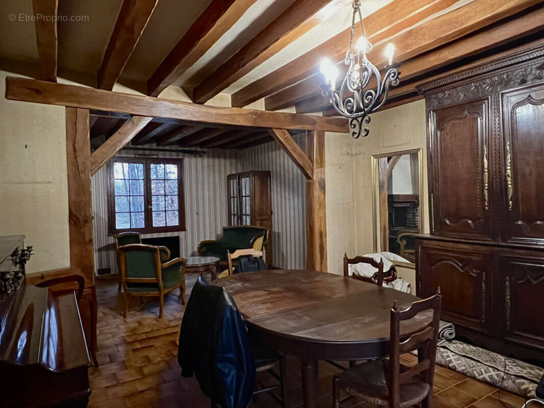 Maison à BAZOCHES-SUR-LE-BETZ