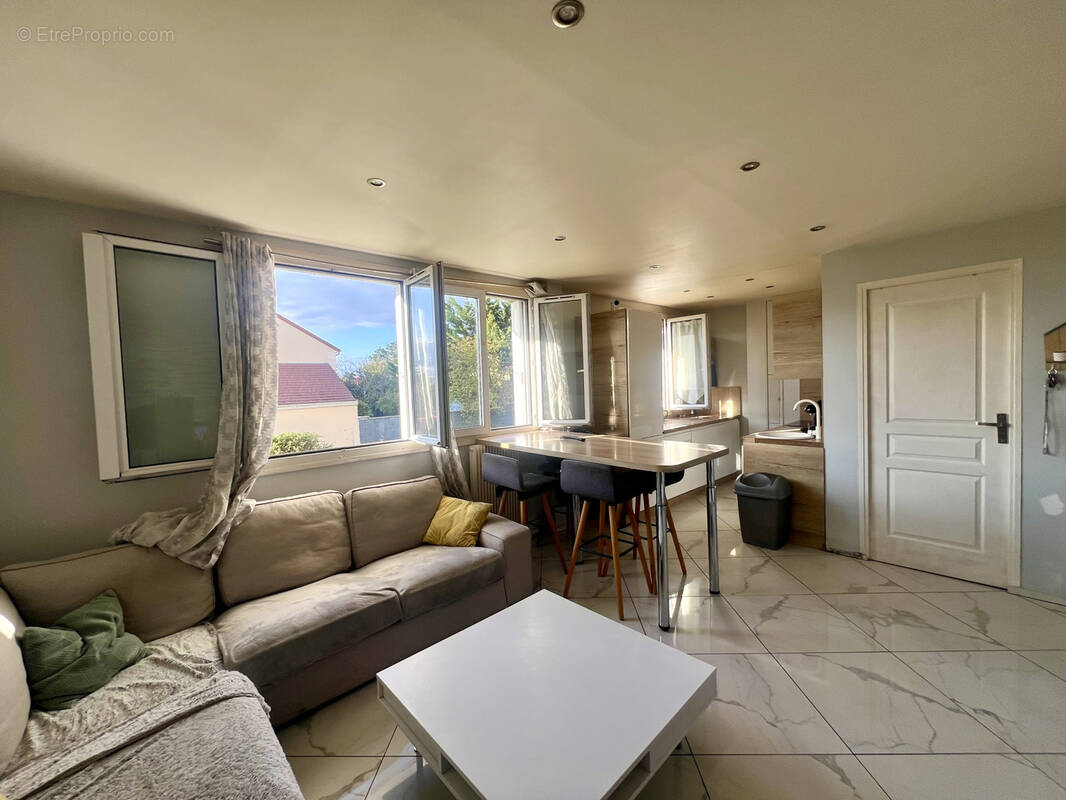 Appartement à SARTROUVILLE