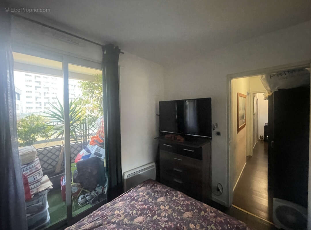 Toulon l aguillon appartement t4 traversant de 73m²  3 chambres en premier etage avec ascenseur terrasse et balcon - photo 7