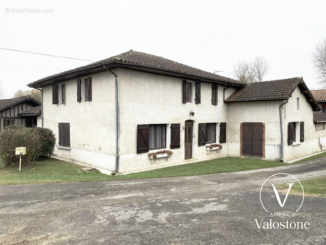 Maison à PUJO-LE-PLAN