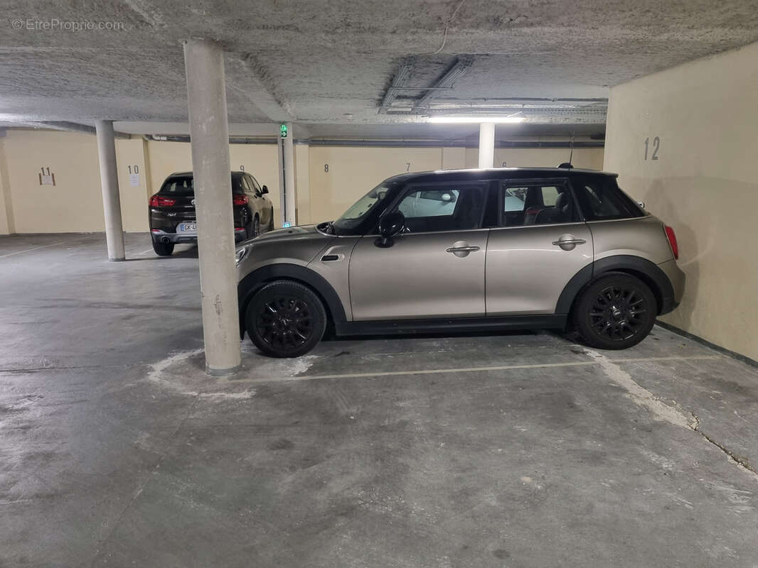 Parking à BORDEAUX