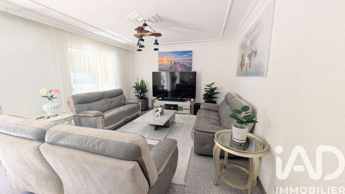Maison 226 m² à Cormontreuil  - photo 7