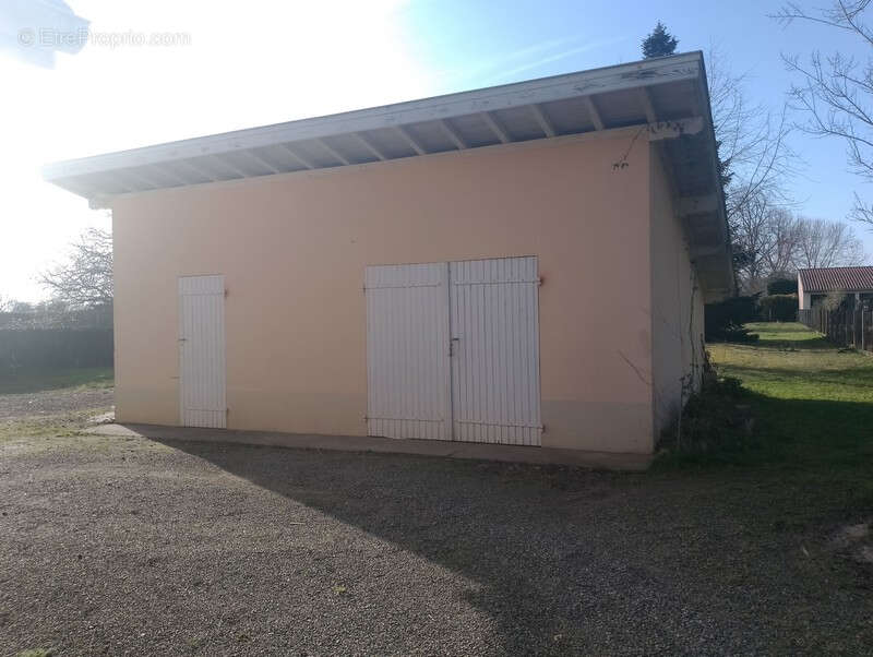Maison t4 de plain pied + dépendance - photo 4