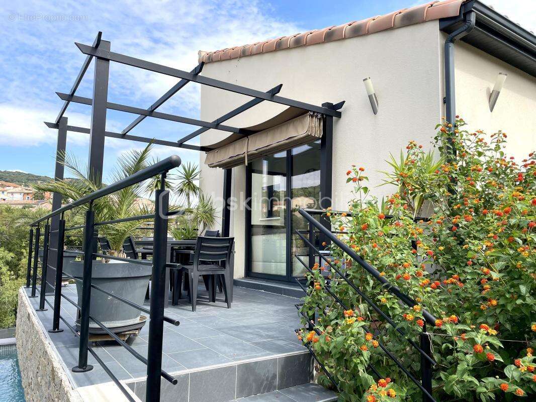 Maison à PERET