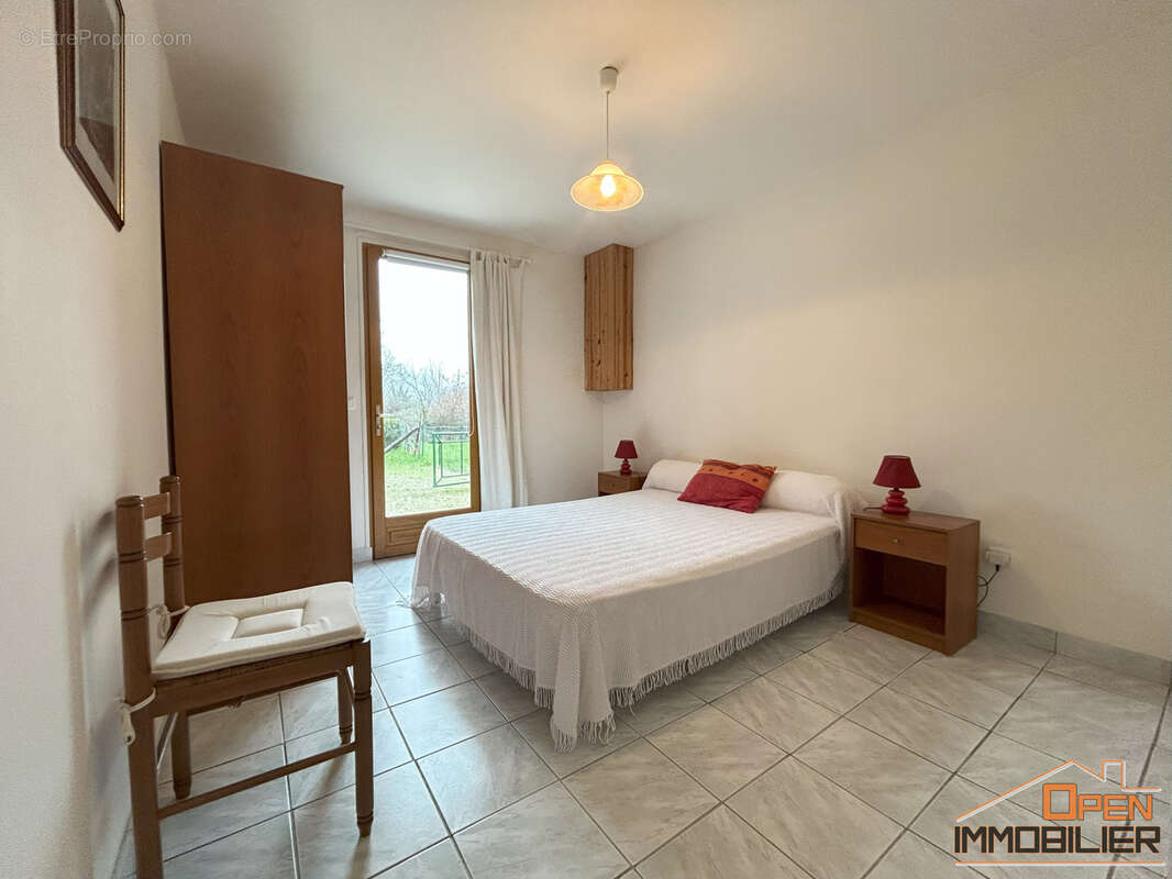 Maison à SAINT-JULIEN-DE-LAMPON