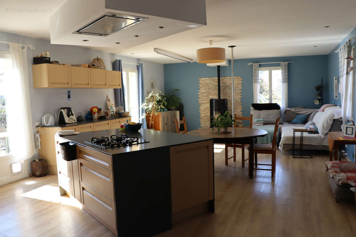 Maison à SAINT-SATURNIN-LES-APT