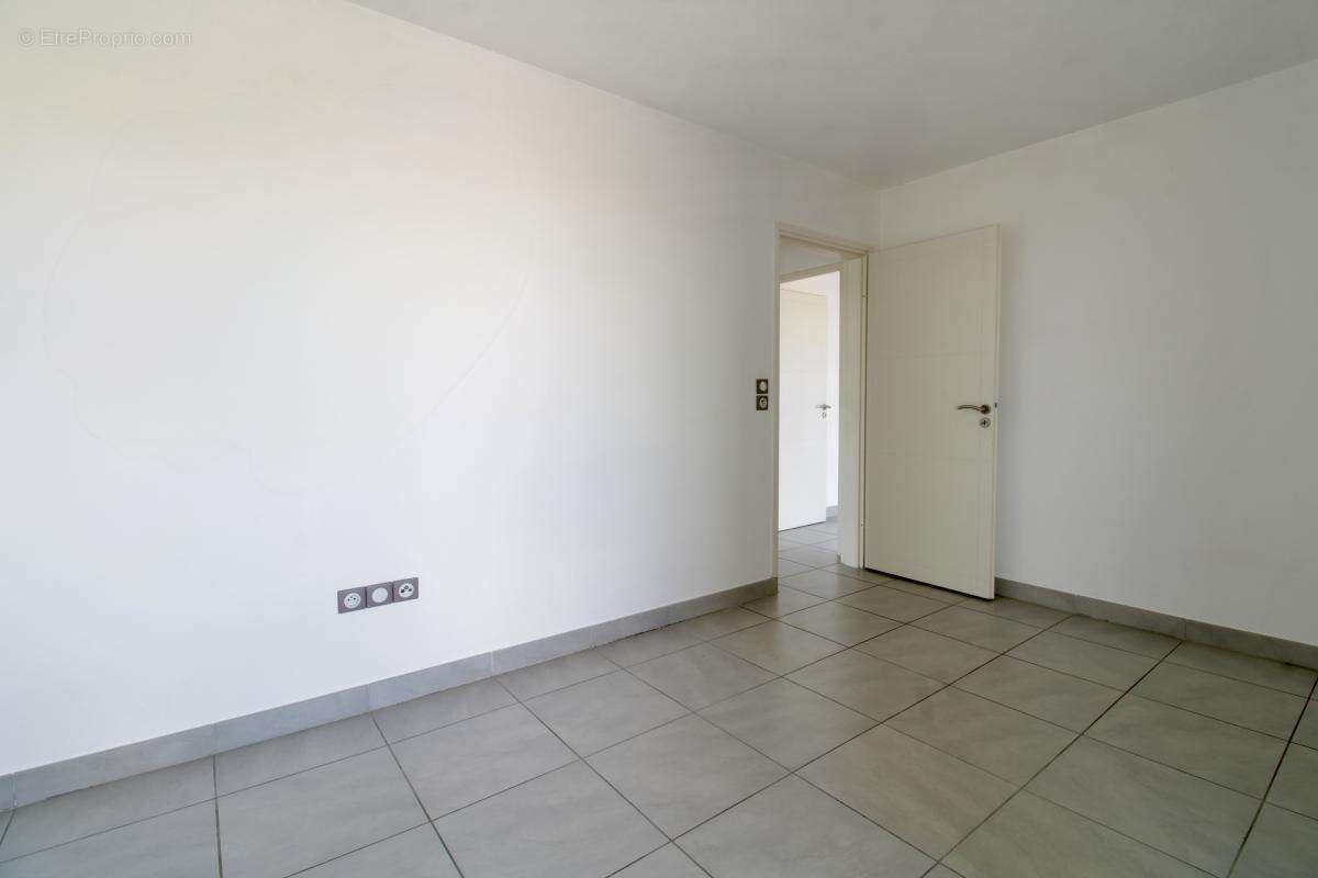 Appartement à MAUGUIO