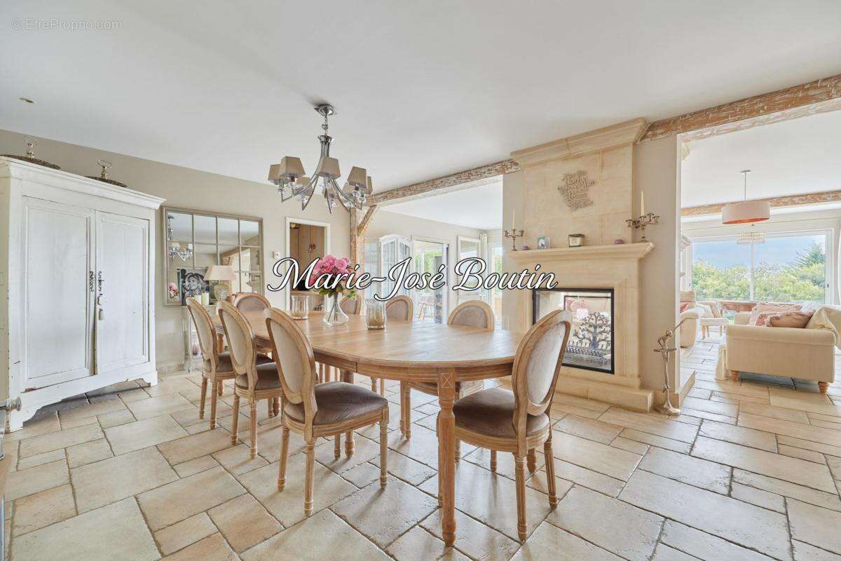 Maison à PONT-L&#039;EVEQUE