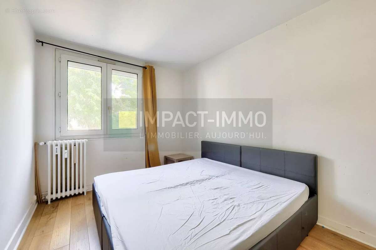 Appartement à COURBEVOIE